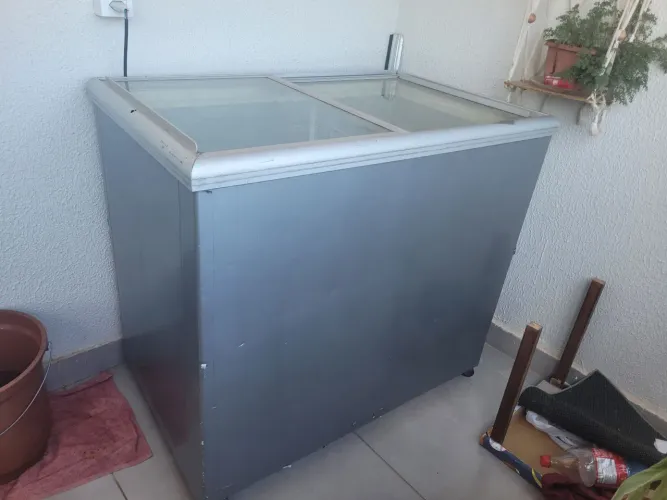 Freezer horizontal