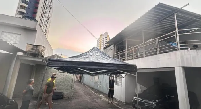 Tenda 4 m por 4 2,20 de altura