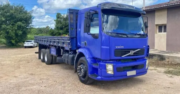 Volvo VM 270 6x2 | Carroceria Plataforma