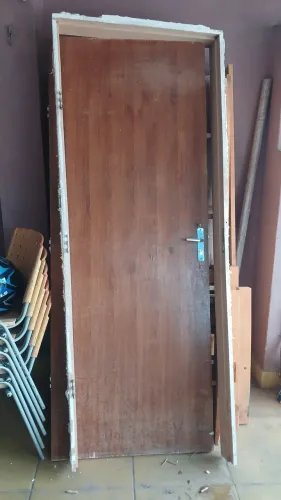 Porta + portal + Fechadura