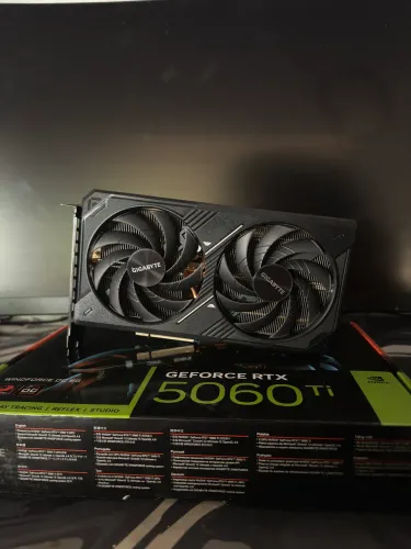 RTX 5060TI 8GB novíssima