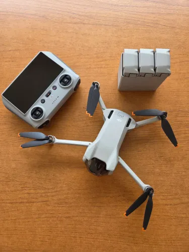 Drone DJI Mini 3 Kit Completo + Controle com Tela + 3 Baterias