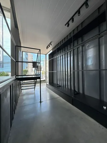 Laise mostra ponto comercial em candelaria