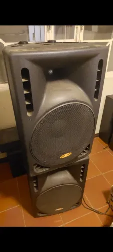 Vendo par de caixas de som potente