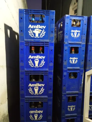 Vendo caixas de cerveja AmBev