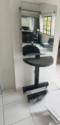 Bancada espelho para barbeiros e cabeleireiros