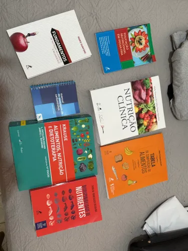 Livros faculdade Nutrição 