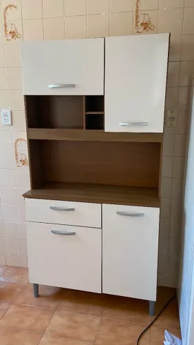 Armário de cozinha apenas 4 meses de uso