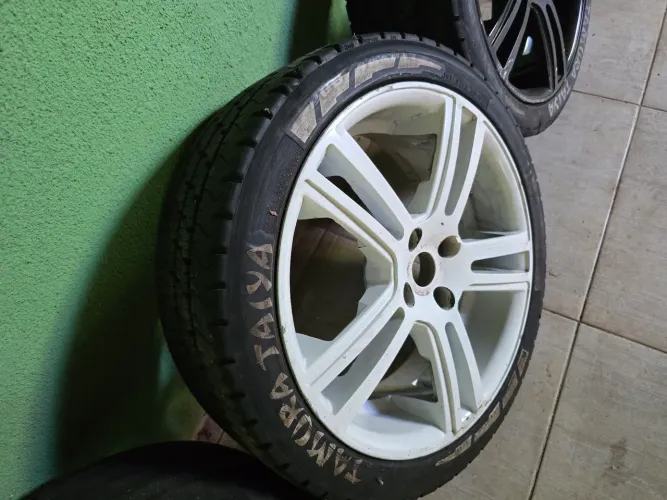 Jogo de rodas 17 com pneus drift