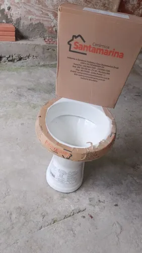Bacia com caixa acoplada branca (entrega a combinar), santa. Marina 6LT