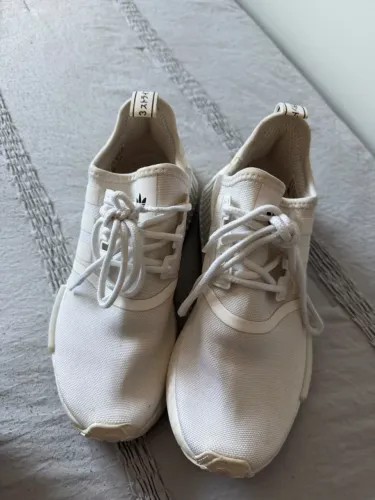 Tênis Adidas 37