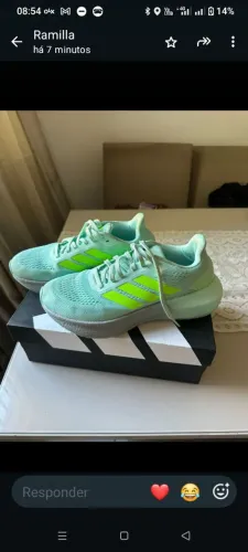 TÊNIS FEMININO / ADIDAS BOOST RUM