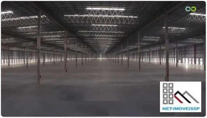 GALPÃO LOGÍSTICO (7.309m²), 8 BANHEIROS, 11 VAGAS. LOCALIZÃO ESTRATÉGICA, ACESSO RÁPIDO PA