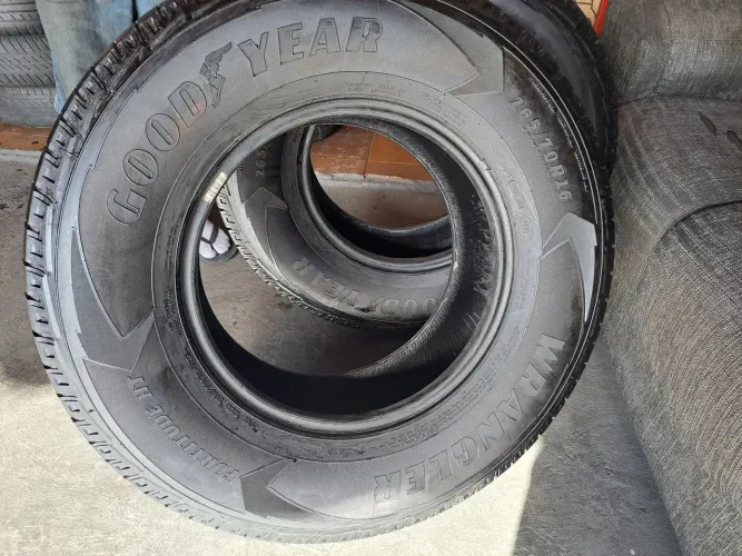 Par de pneus 265 70 r16