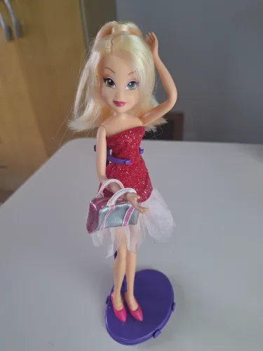 Boneca winx Stella com suporte
