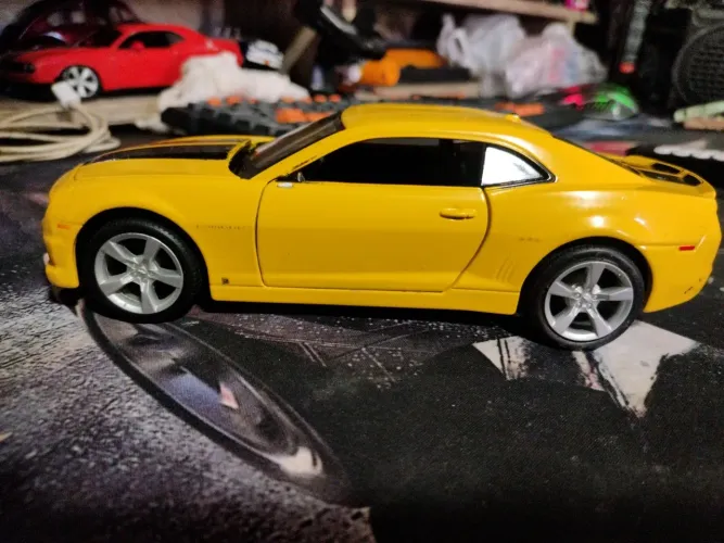 Miniatura Camaro Amarelo Para Restaurar ou Retirada de Peças Scala 1:24