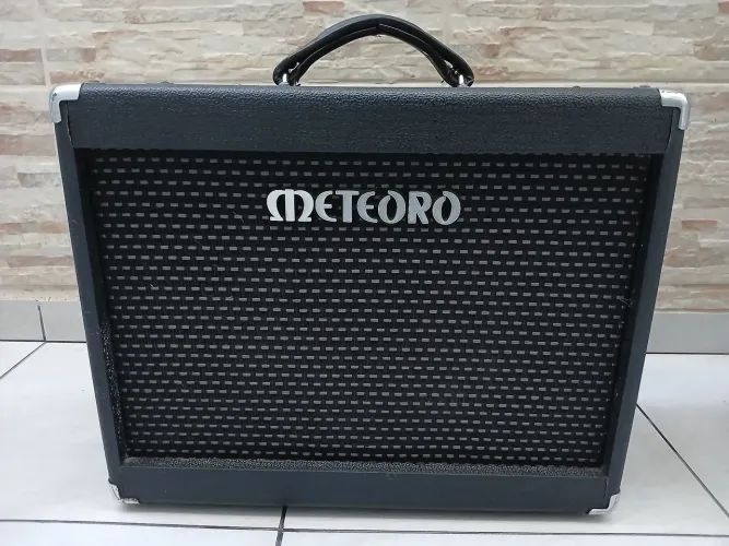 Amplificador para guitarra valvulado Meteoro MGV7 Dynamic