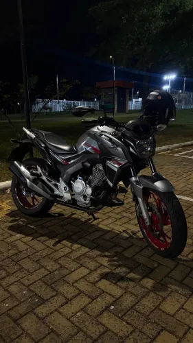 Vende-se Cb twister 250cc.