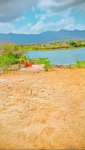 Terreno com açude 