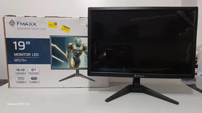 VENDO , MONITORES NOVOS NA CAIXA ! 17" 19" 21'5" E 23'8" POLEGADAS VALOR DE $ 130 A $ 200