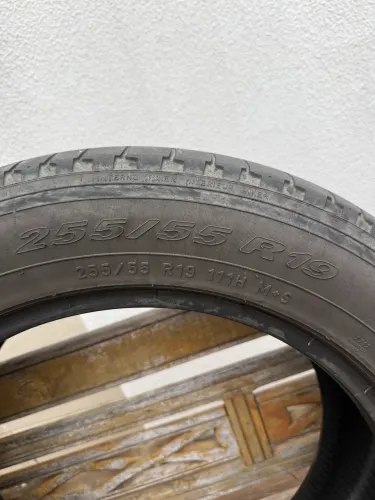 Vendo pneu de caminhonete