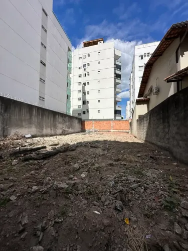 Terreno em Jardim Camburi