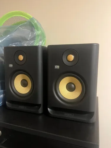 MONITOR KRK ROKIT RP5 G4 - PAR