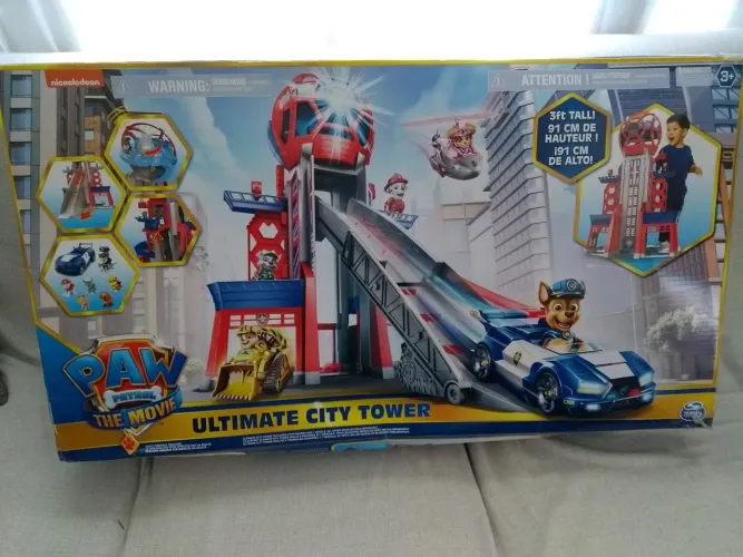 Torre Ultimate City Tower do filme da Patrulha Canina