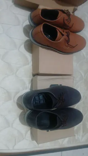 Sapato esporte dois por 100