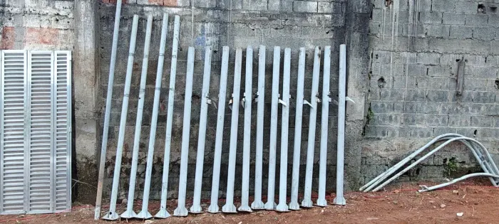 Postes iluminação de praça 2,5 e 3 metros R$ 80,00 o metro não a unidade