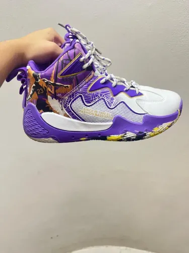 Basqueteira tamanho 37