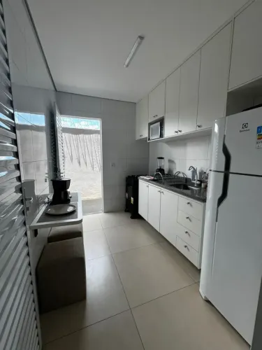 Imóvel para aluguel tem 24 metros quadrados com 1 quarto em Petrópolis - Várzea Grande - M