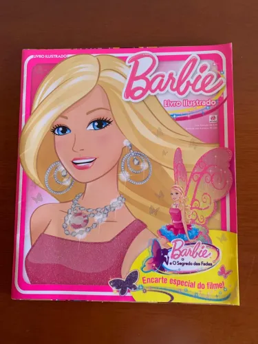 Álbum de figurinhas Barbie 2011 incompleto