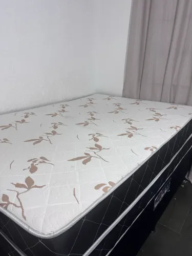 Colchão  d45 de um lado e D 33 do outro 
