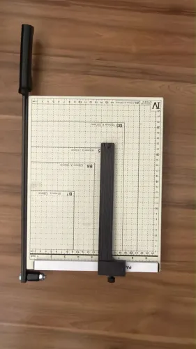 Guilhotina de papel