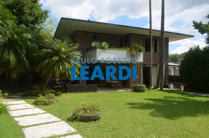 CASA ASSOBRADADA - CIDADE JARDIM - SP