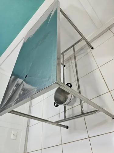Mesa Veterinária em Inox