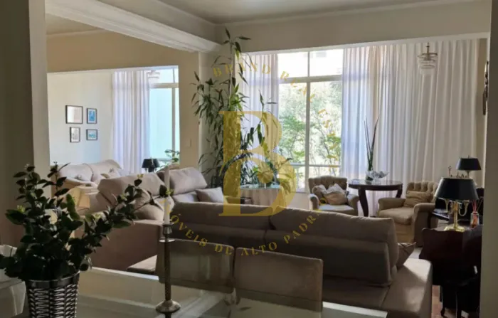 Apartamento com 220 m², 4 quartos sendo 1 suíte à venda no bairro Higienópolis.
