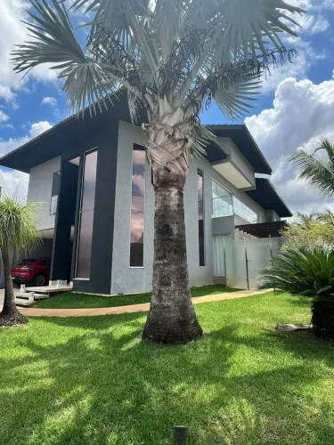Sobrado de luxo no condomínio Jardins Lisboa, em Goiânia