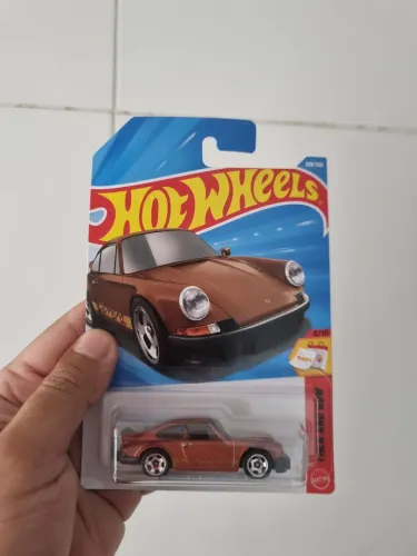 Hotwheels Porsche Carrera RS