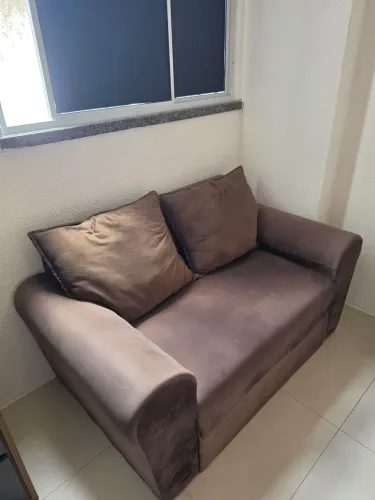 Sofá 2 lugares com Almofadas