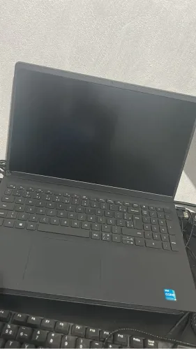 Dell Inspiron 3511 - core i3-1115G4 - 16gb