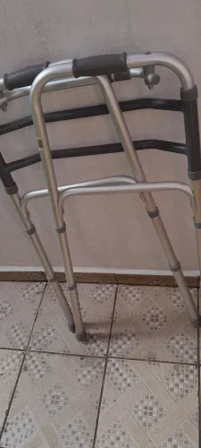 Andador para fisioterapia e idoso semi novo em jundiai