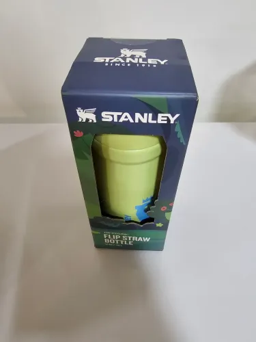 Garrafa Stanley. Verde. Flip Straw Bottle.
