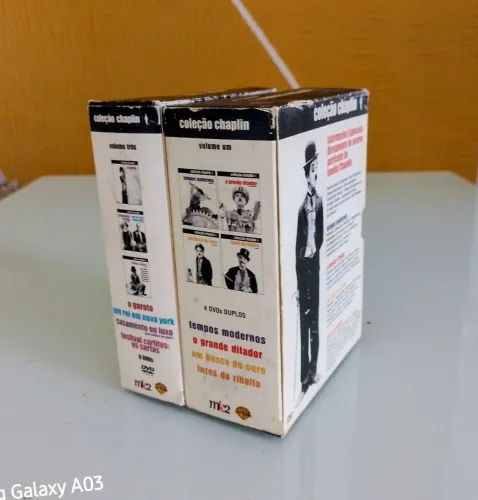 boxes de DVDs da Coleção Chaplin