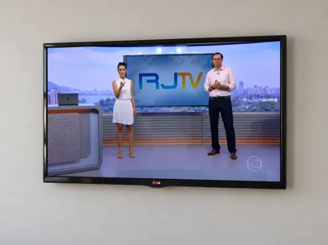 TV LG 32 polegadas - Perfeito estado.