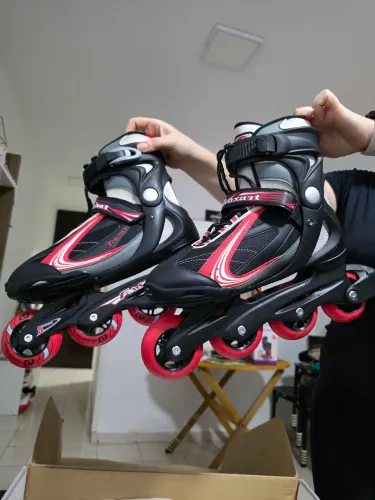 Patins traxart vermelho e preto