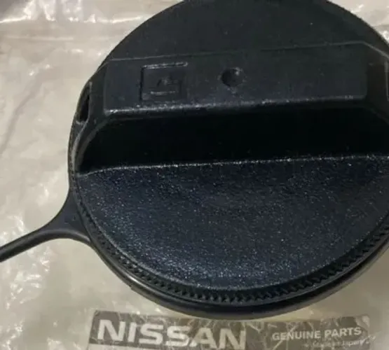 TAMPA DO TANQUE DE COMBUSTIVEL FRONTIER 2.3 2017/2021 ORIGINAL NISSAN NOVO