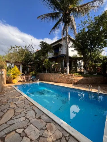 Lindo Sobrado com Piscina e 5 Quartos em Pedro de Toledo | 520m² | R$ 590 Mil