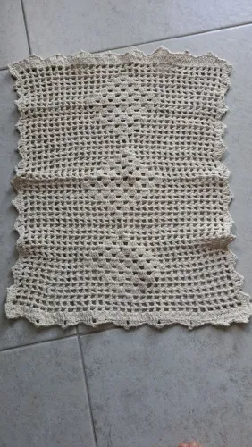 Tapete pequeno de croche feito pela a minha mãe, novinho
